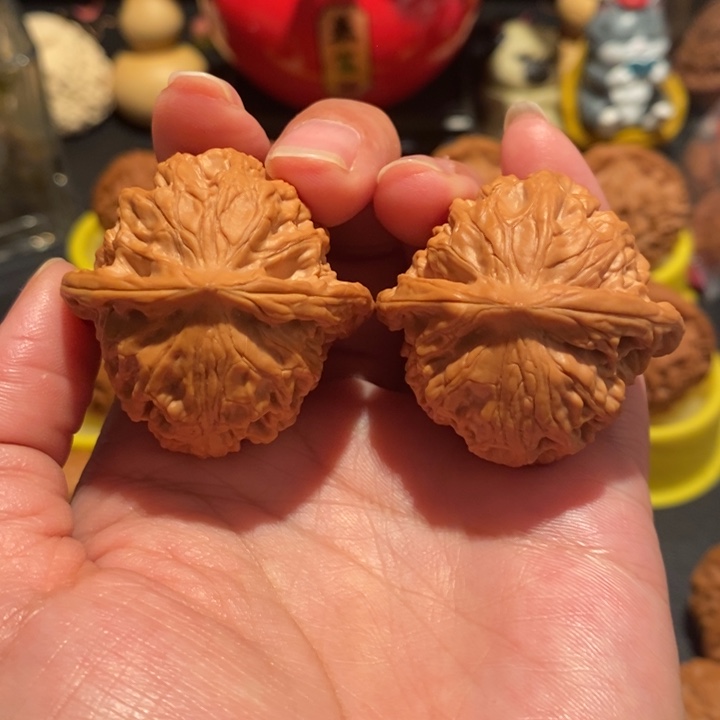 文玩核桃40尺玄虎狮子头