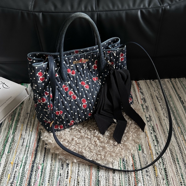 95新 MIU MIU/缪缪 上海自播/miumiu单肩包