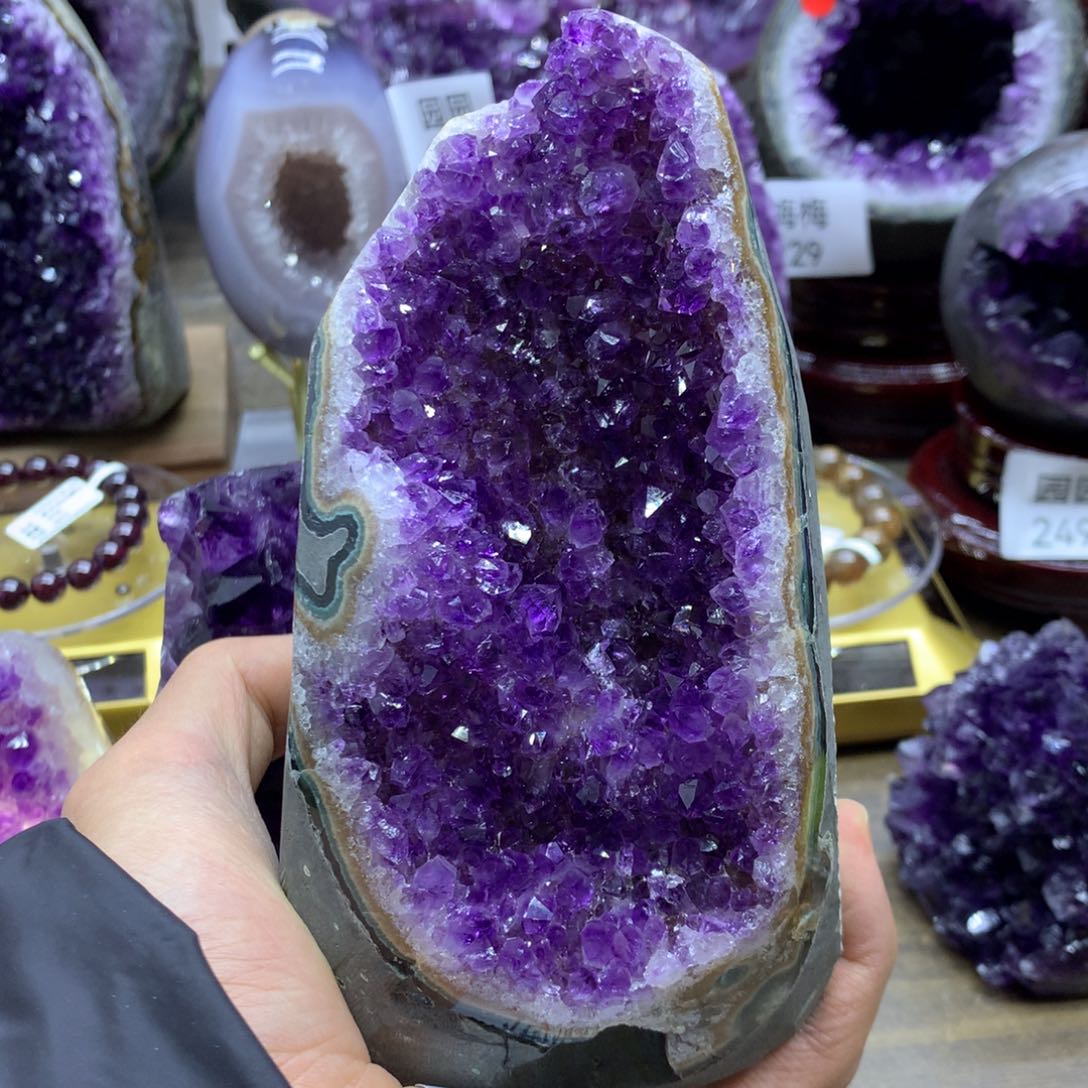 紫晶大型摆件（非配饰）未镶嵌