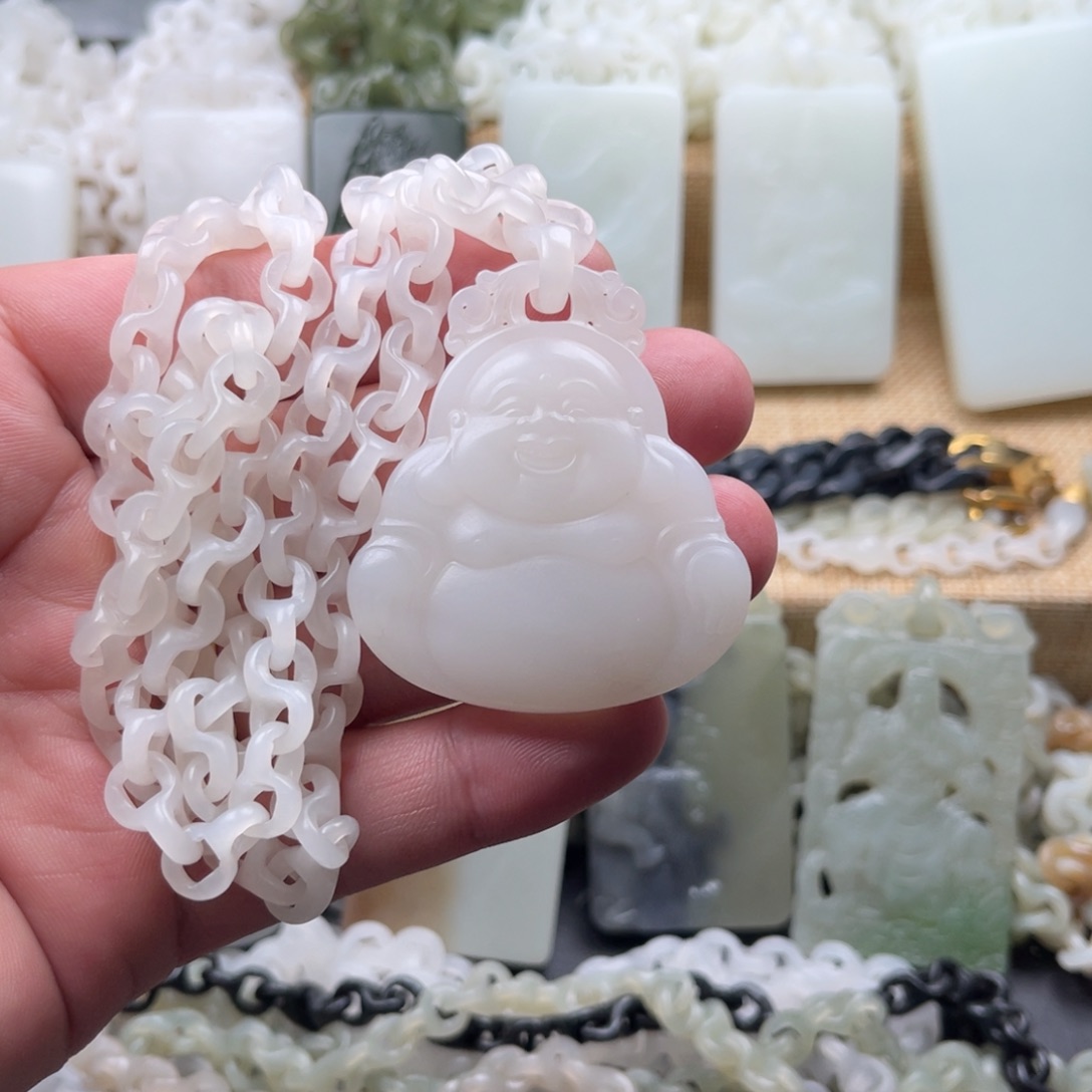 图***1和田玉未镶嵌颈饰