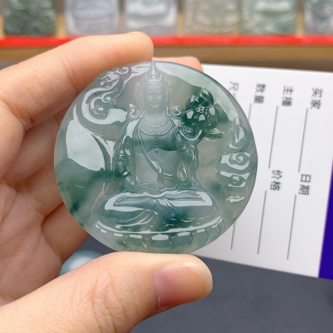 L****翡翠未镶嵌颈饰观音