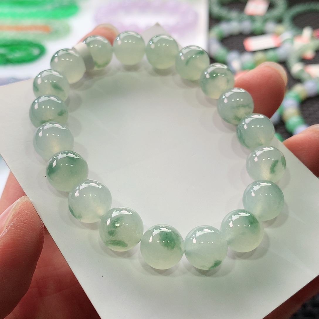 翡翠手链未镶嵌翡翠