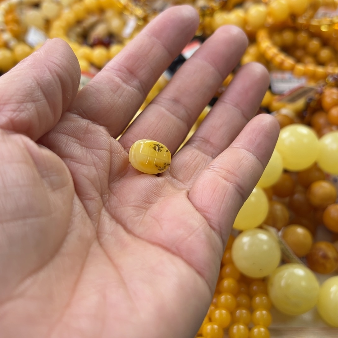 琥珀珠宝奇石未镶嵌