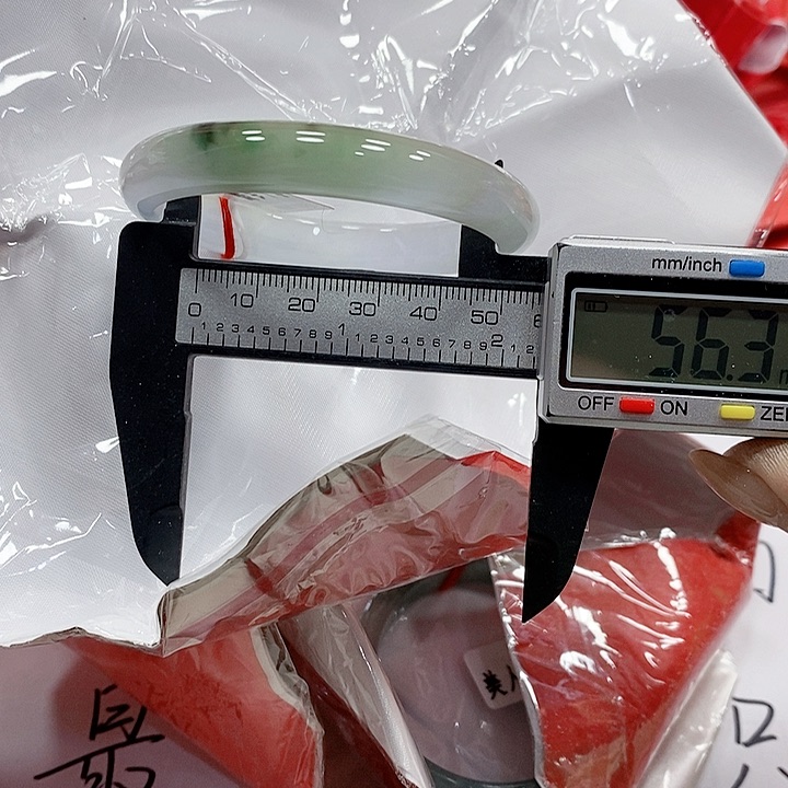 翡翠手镯未镶嵌201