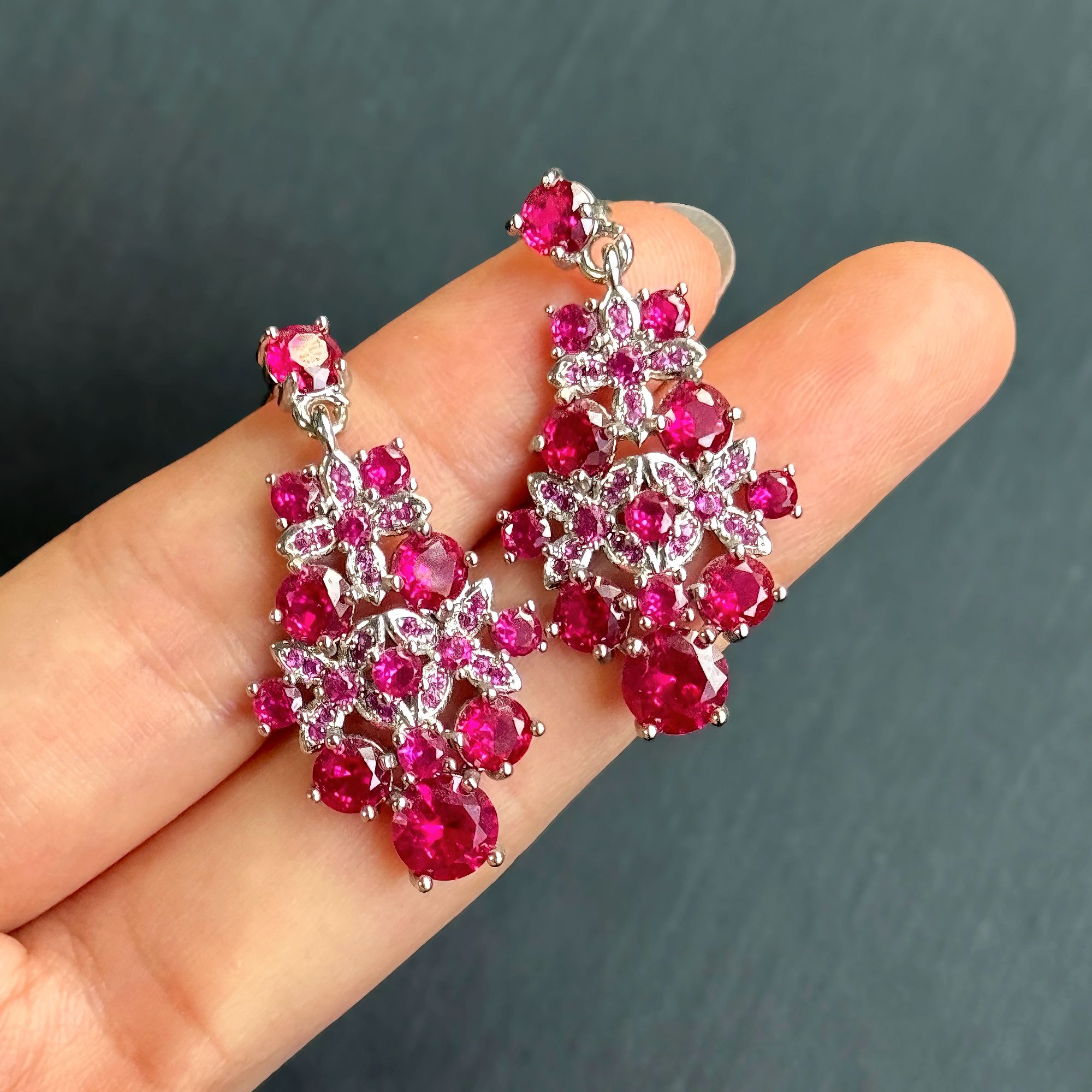 典藏轻奢粉色-蓝宝石-高精切宝石耳钉YC-1347