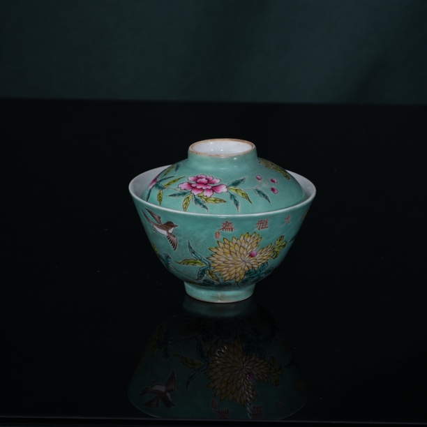 彩瓷273粉彩翠地大雅斋摆件