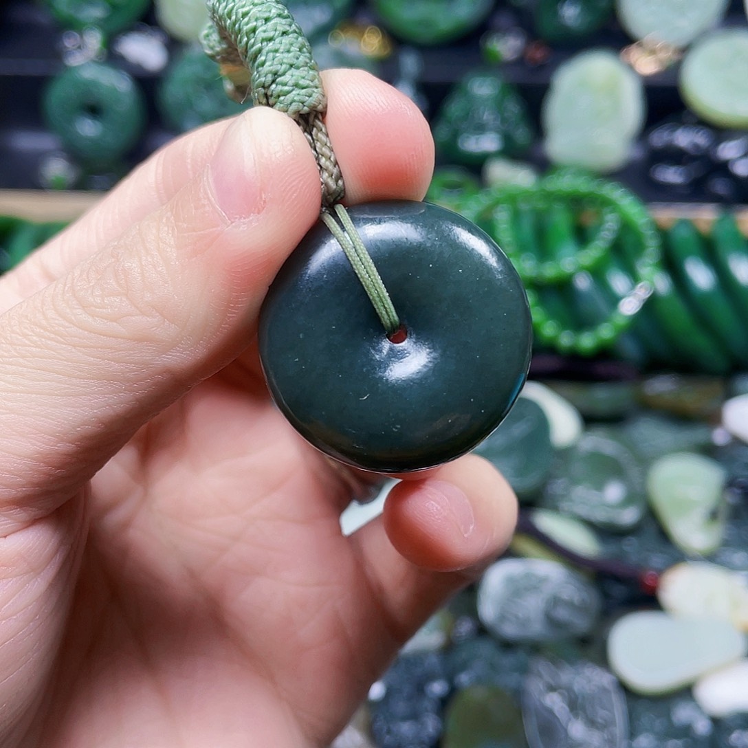 和田玉未镶嵌珠宝半成品