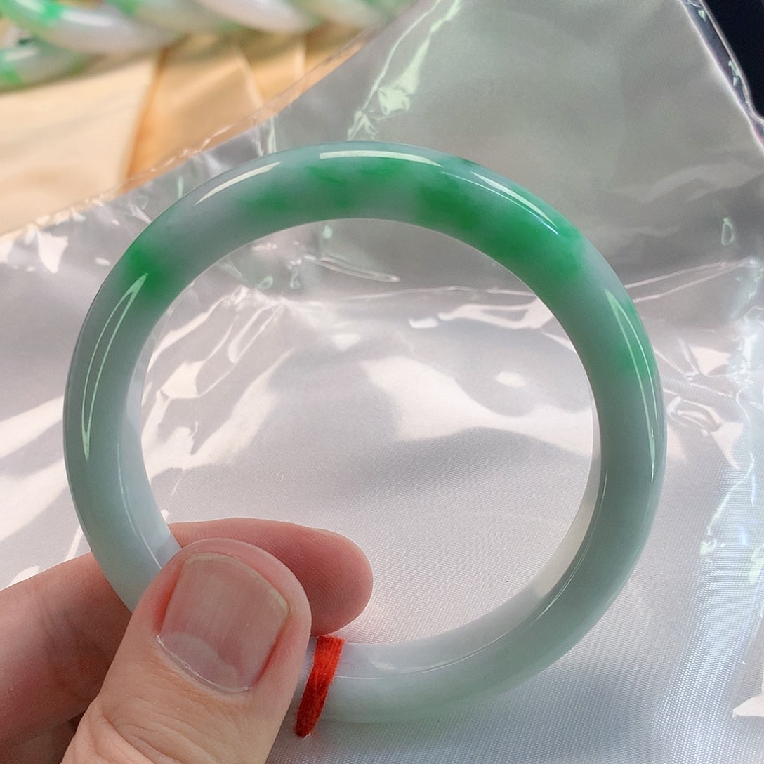 翡翠手镯未镶嵌翡翠手镯1423