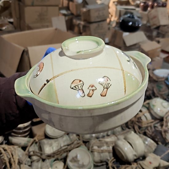 绿泥盘子碗茶壶啥都有