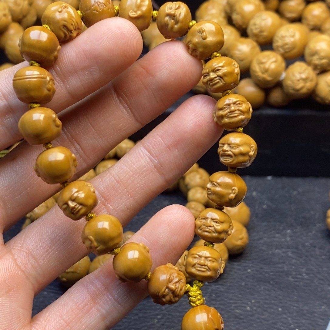 猴头核桃吊坠罗汉