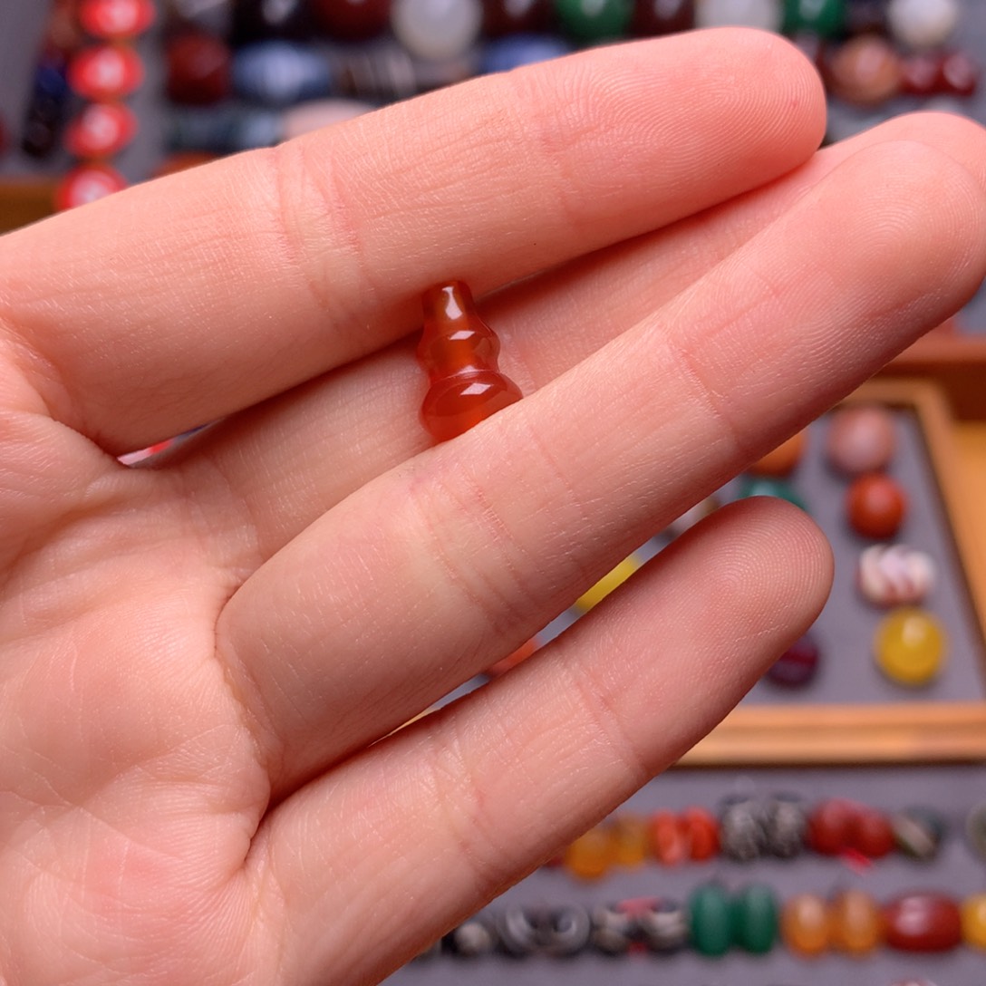 玛瑙/玉髓颈饰未镶嵌美****?