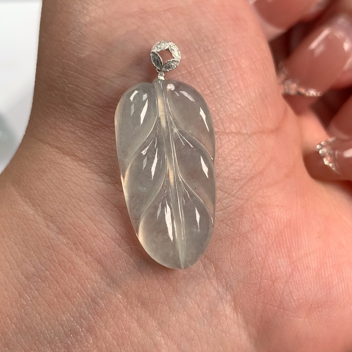 翡翠颈饰18K金镶嵌色线