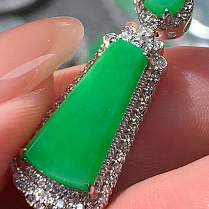 翡翠18K金镶嵌吊坠(不含链)绿无事牌