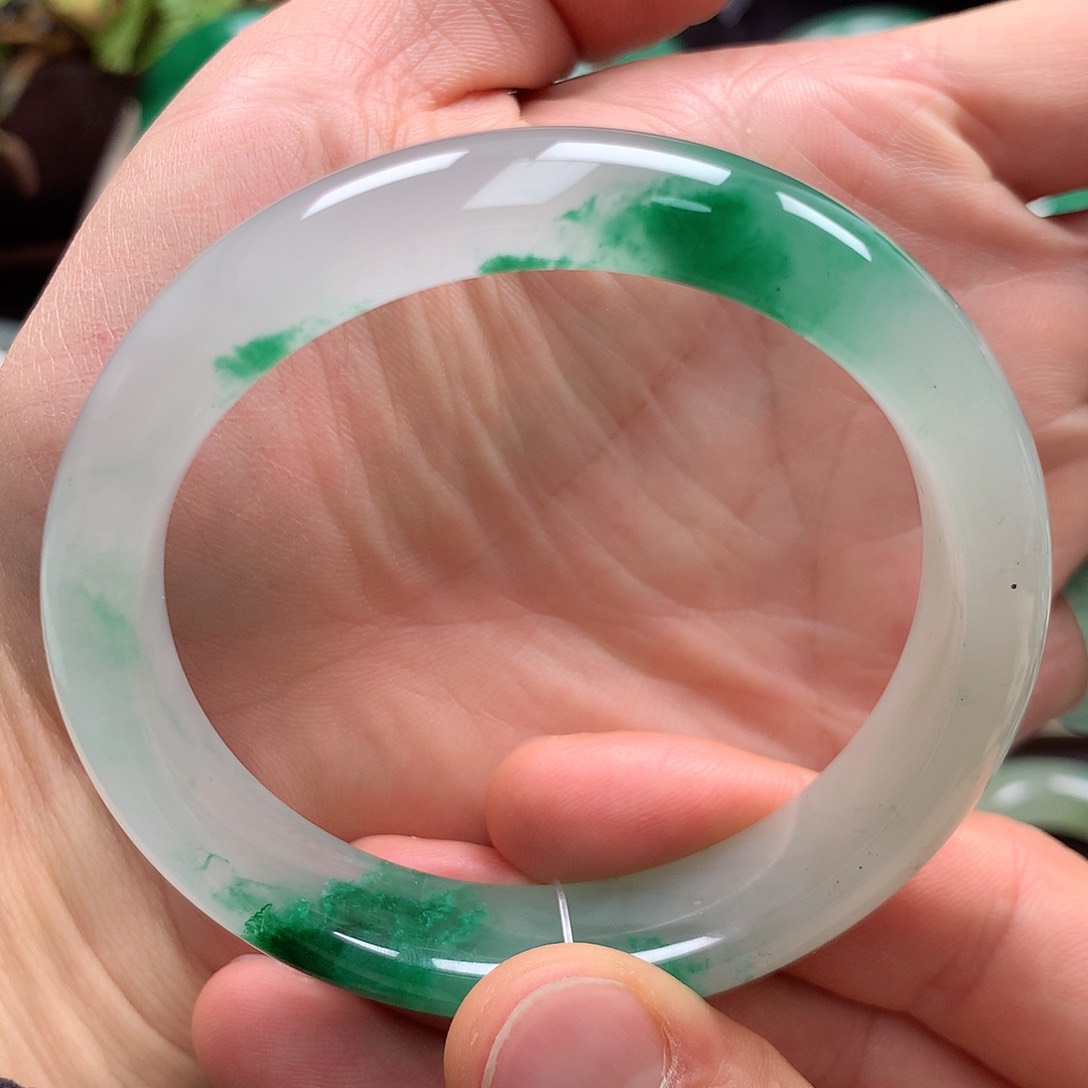 石英质玉手镯未镶嵌