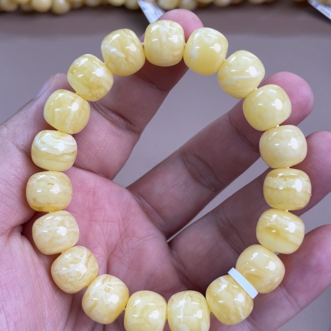 琥珀裸石未镶嵌020000000000