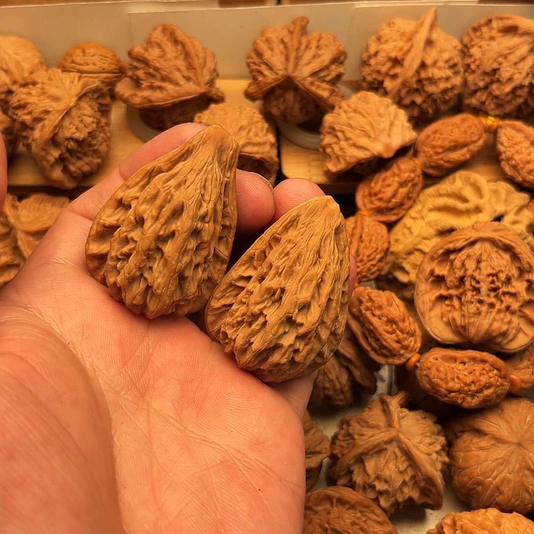 答***案文玩核桃吊坠鸭嘴