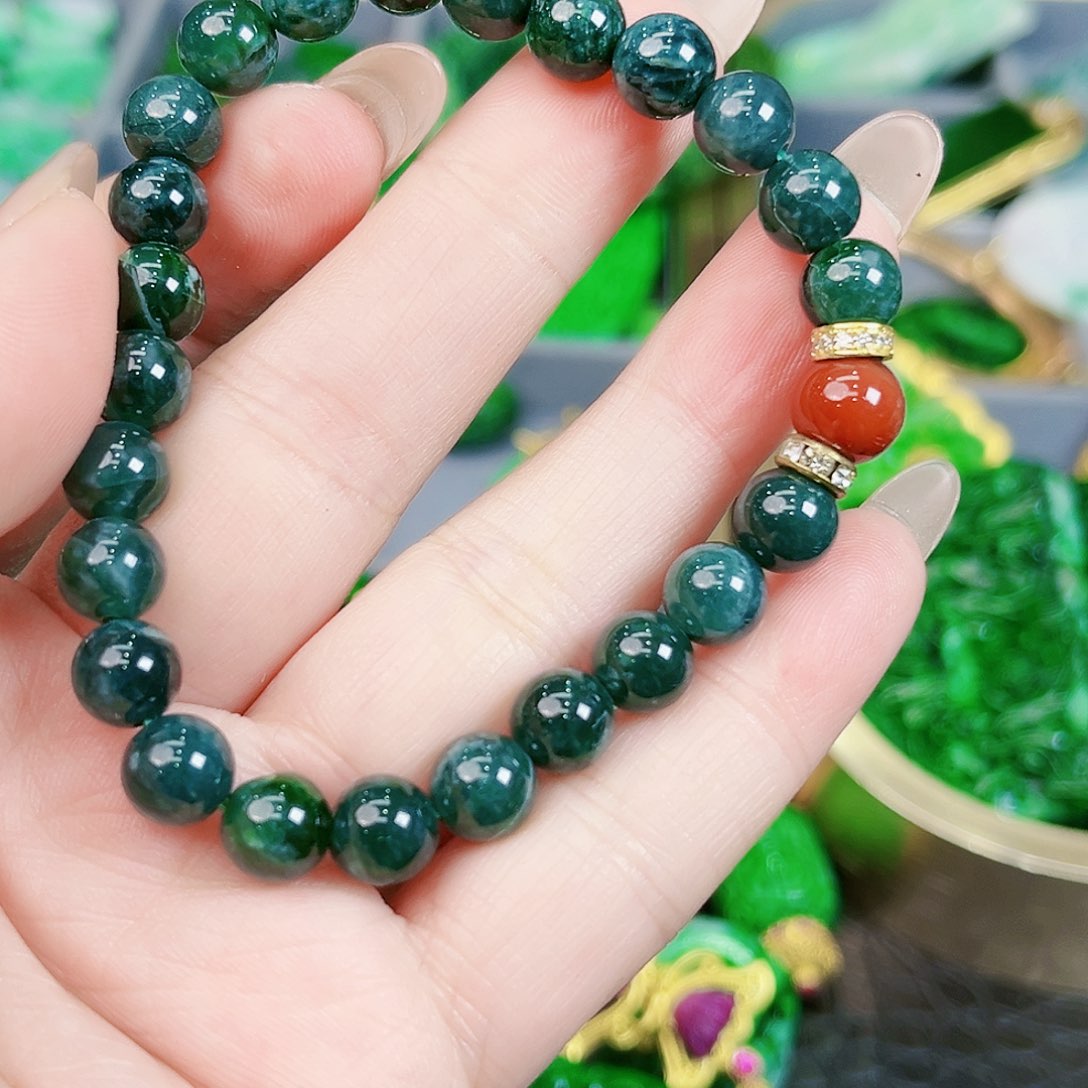 翡翠颈饰未镶嵌手链