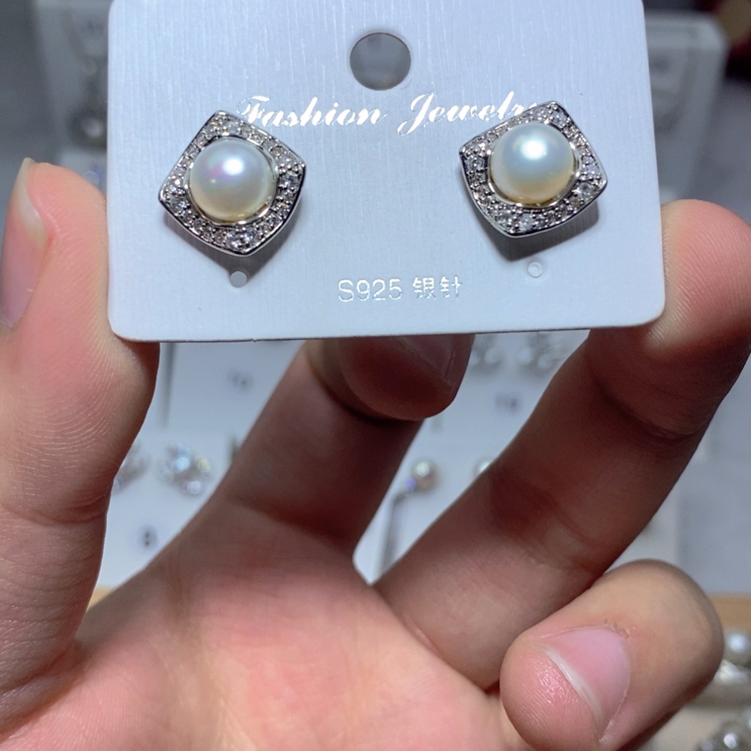 银S925镶嵌耳饰淡水珍珠