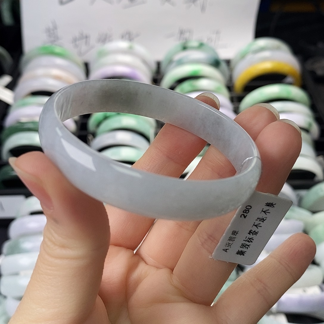 翡翠手链未镶嵌盼盼