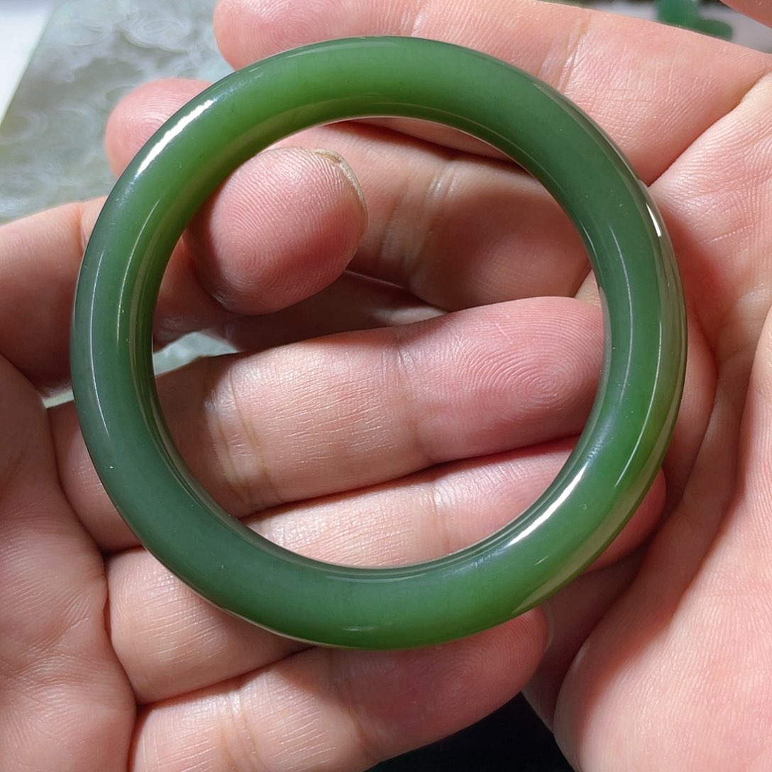 未镶嵌手镯和田玉（碧玉）