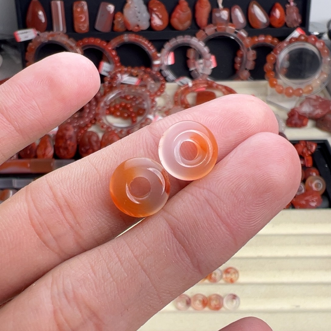 甜***子南红玛瑙未镶嵌颈饰两颗