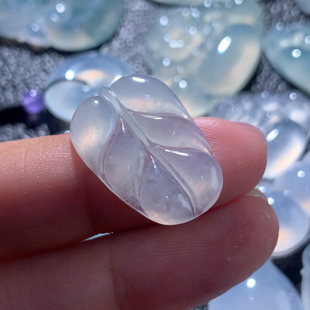 翡翠颈饰未镶嵌缅甸。