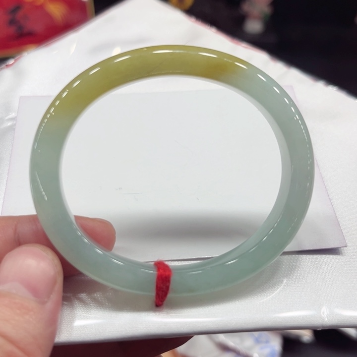 翡翠手镯未镶嵌52.4贵