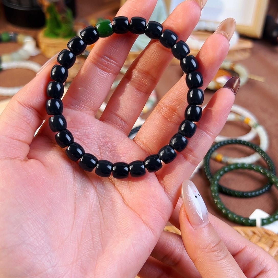 和田玉未镶嵌手串