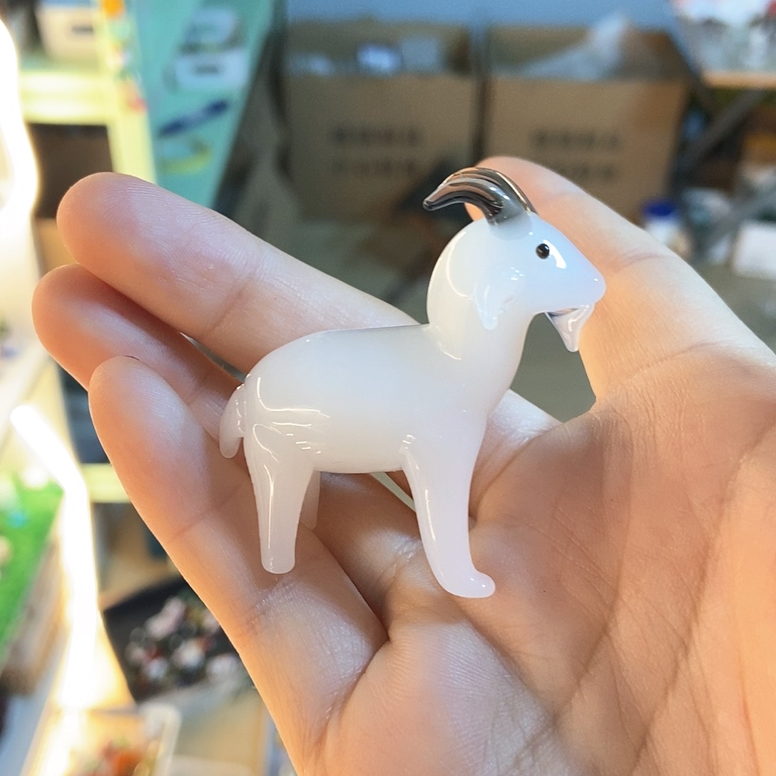 琉璃手工艺品山羊