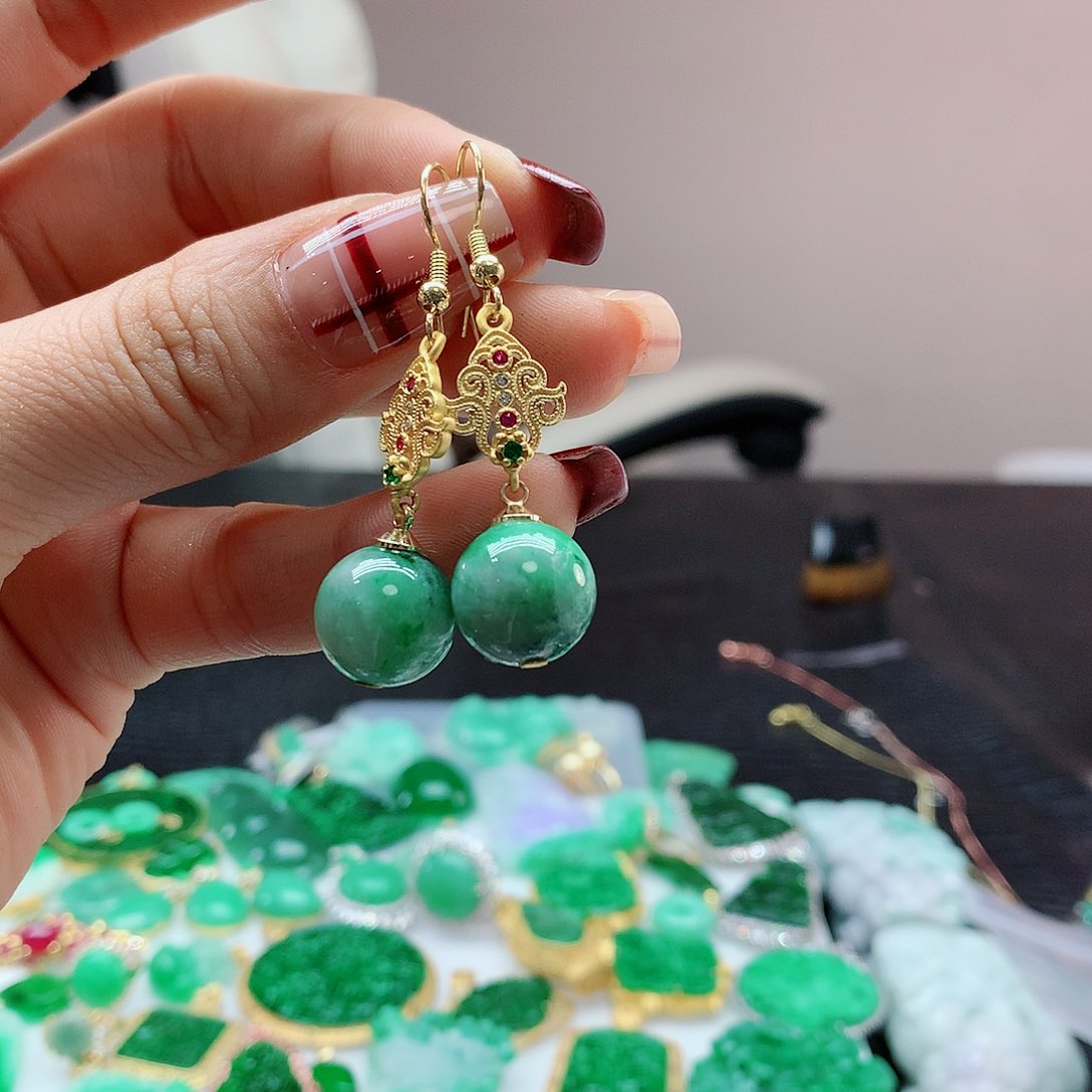 【闪购商品】翡翠耳饰未镶嵌，