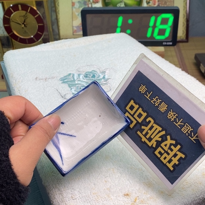 摆件有瑕疵非全新