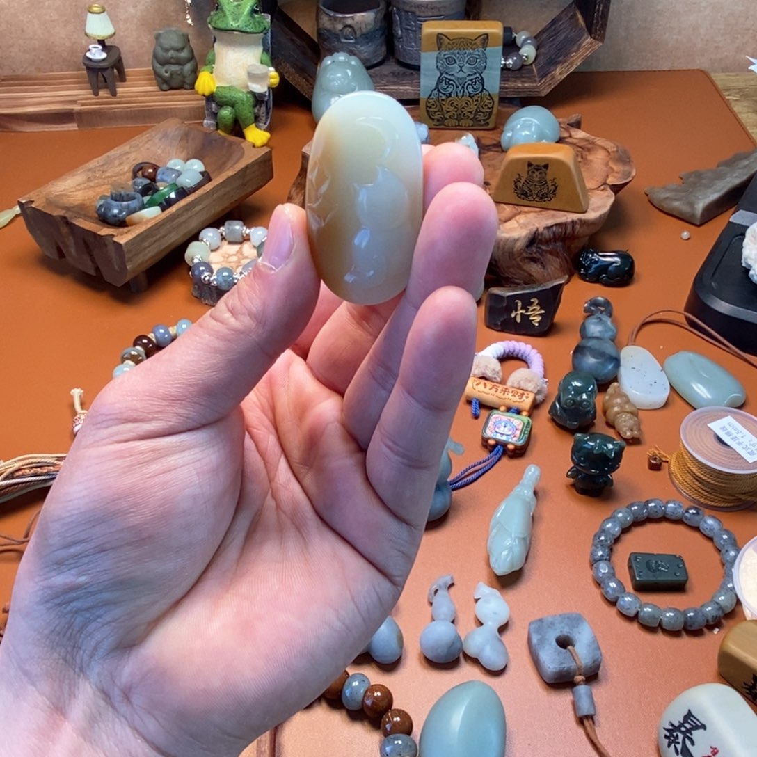 b***u和田玉未镶嵌颈饰