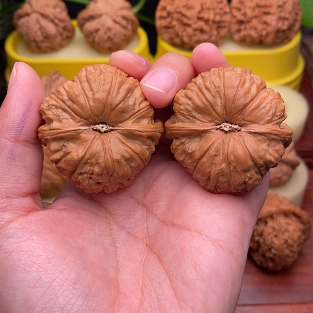 把件文玩核桃赤****飞42“毕业”大南瓜“漏”