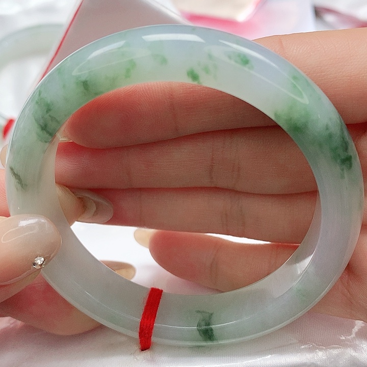 翡翠手镯未镶嵌缅甸天然A货翡翠