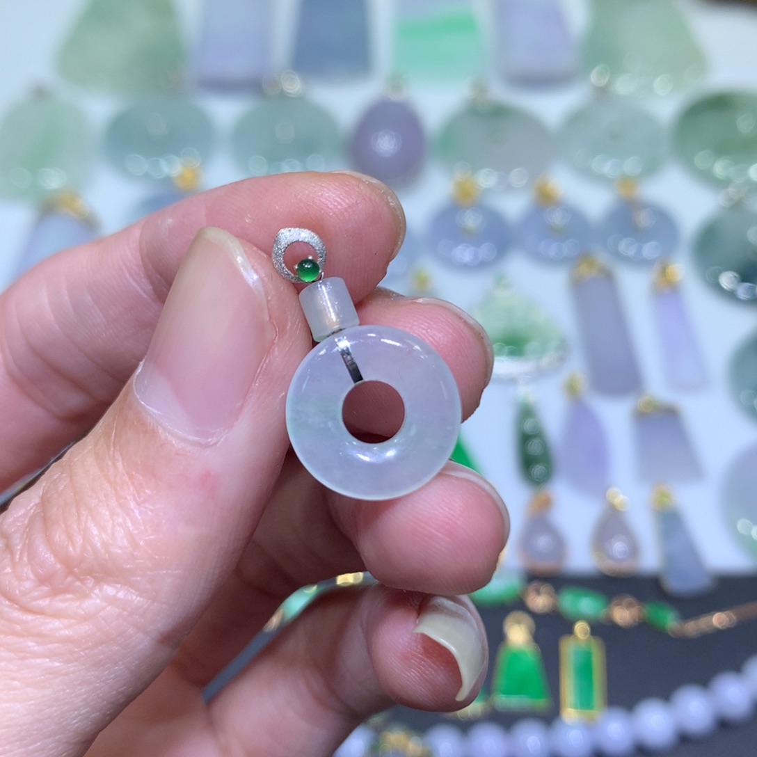 翡翠吊坠(不含链)18K金镶嵌