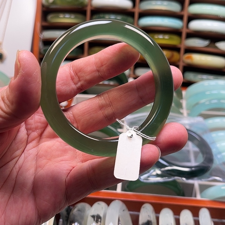 岫玉未镶嵌手镯岫玉