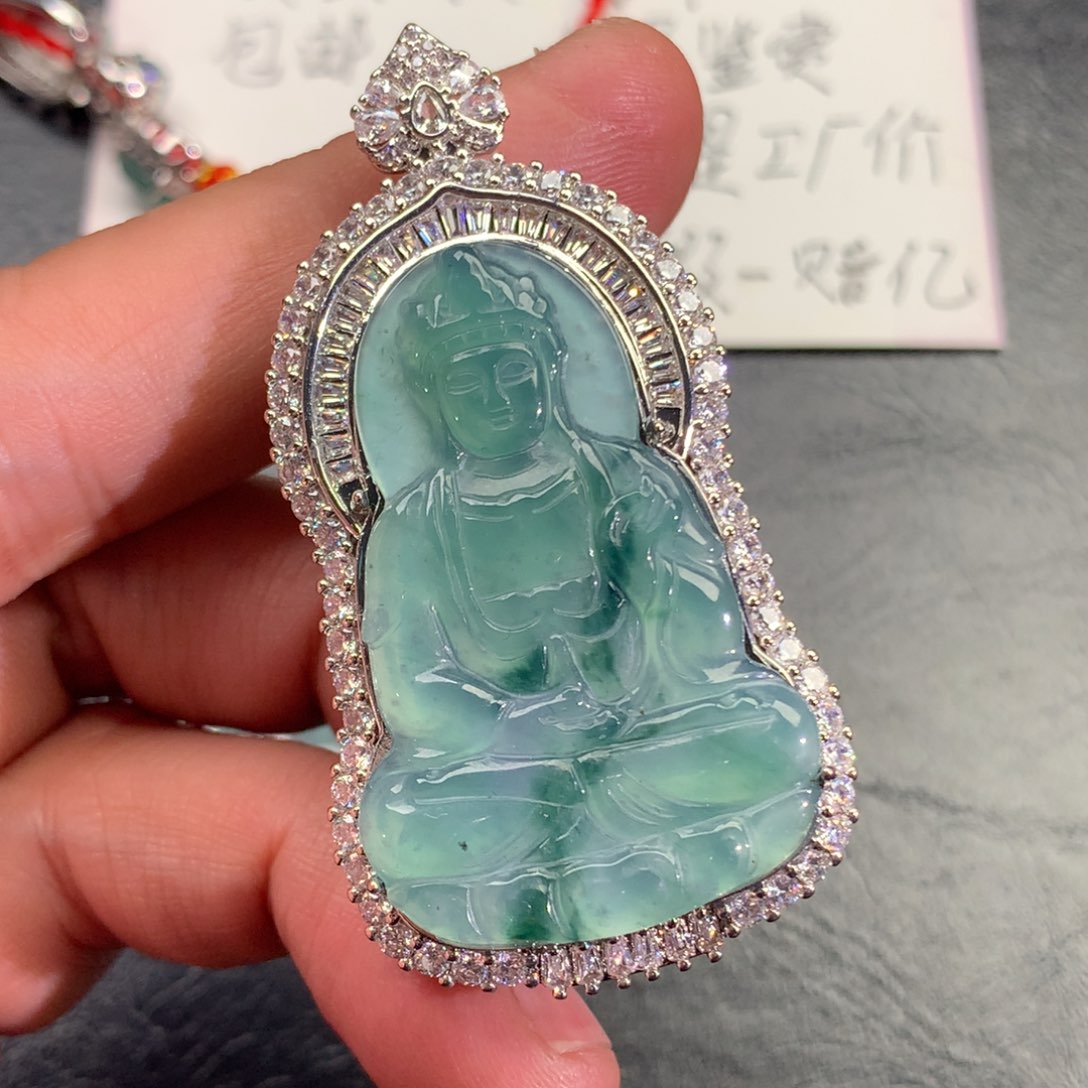 翡翠颈饰未镶嵌观音