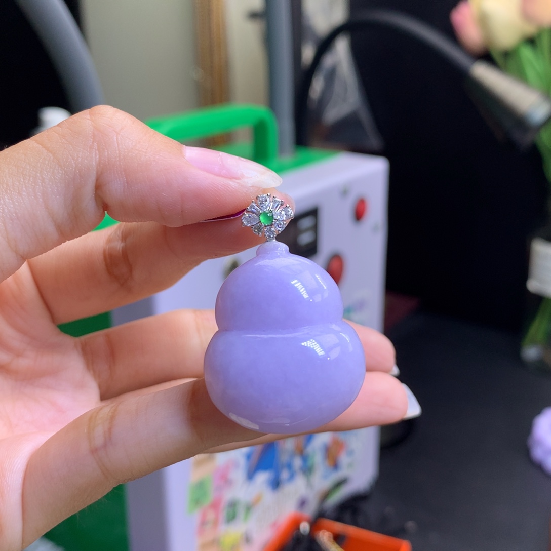翡翠18K金镶嵌颈饰