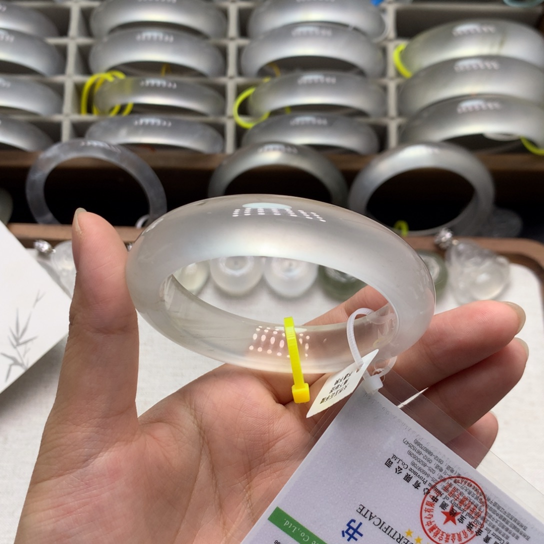 石英质玉未镶嵌手镯6A55.8