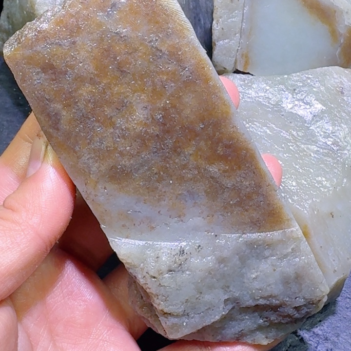 和田玉未镶嵌珠宝半成品