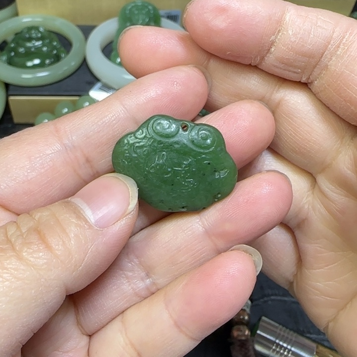 和田玉吊坠未镶嵌