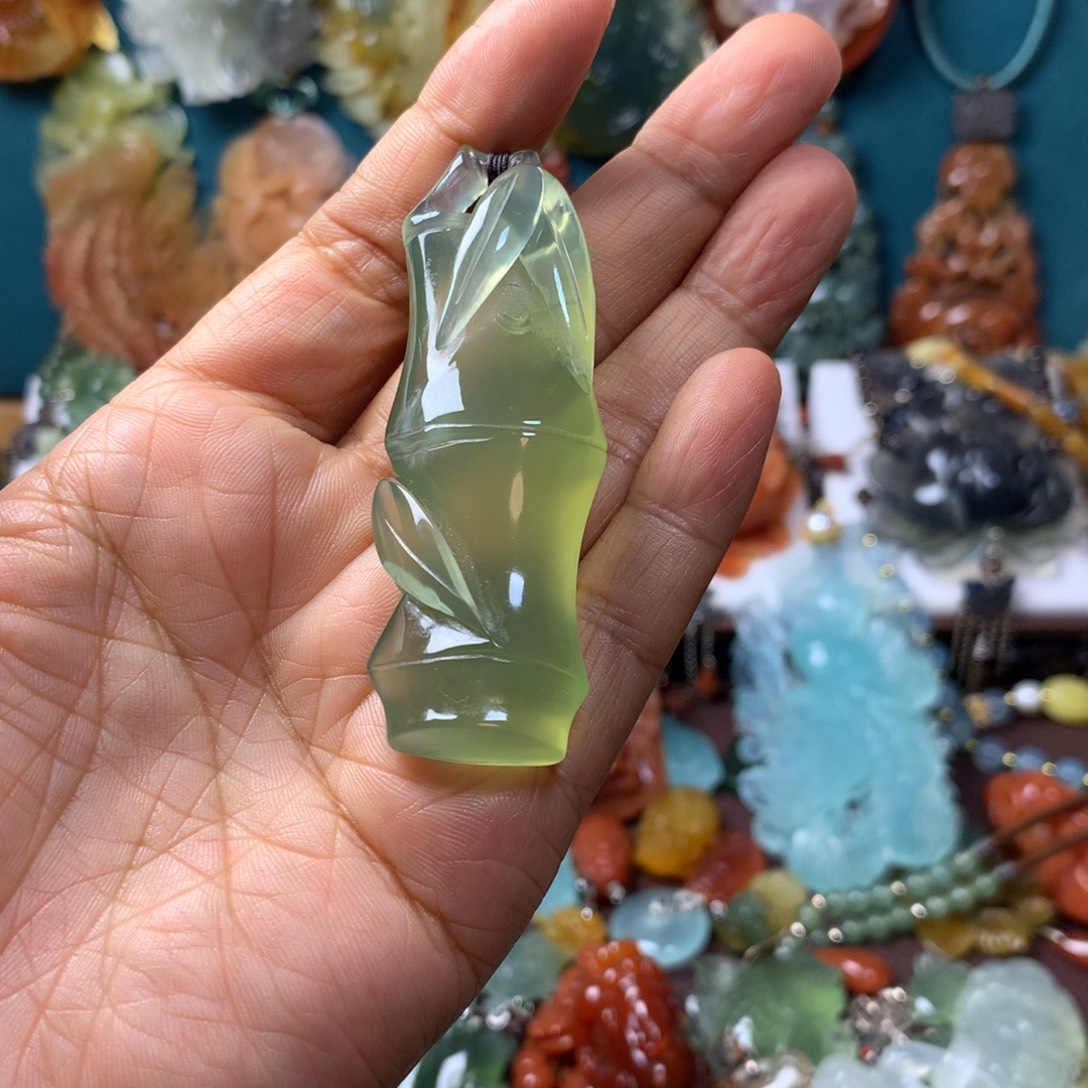 鸟***飞蛇纹石玉未镶嵌挂坠