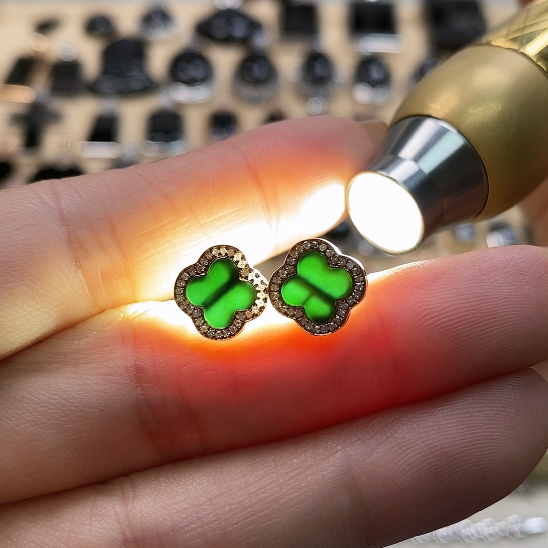 翡翠耳饰18K金镶嵌墨翠