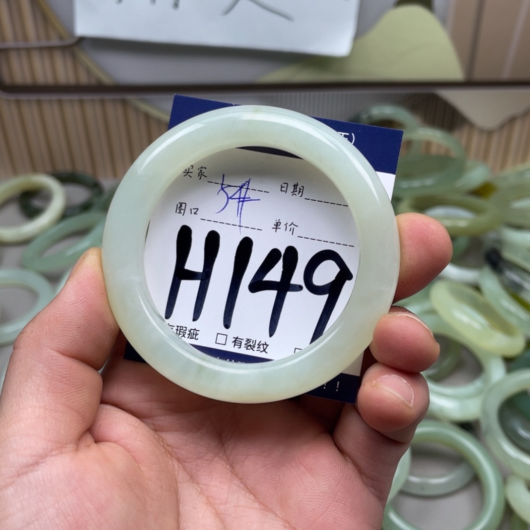 岫玉手镯手镯未镶嵌