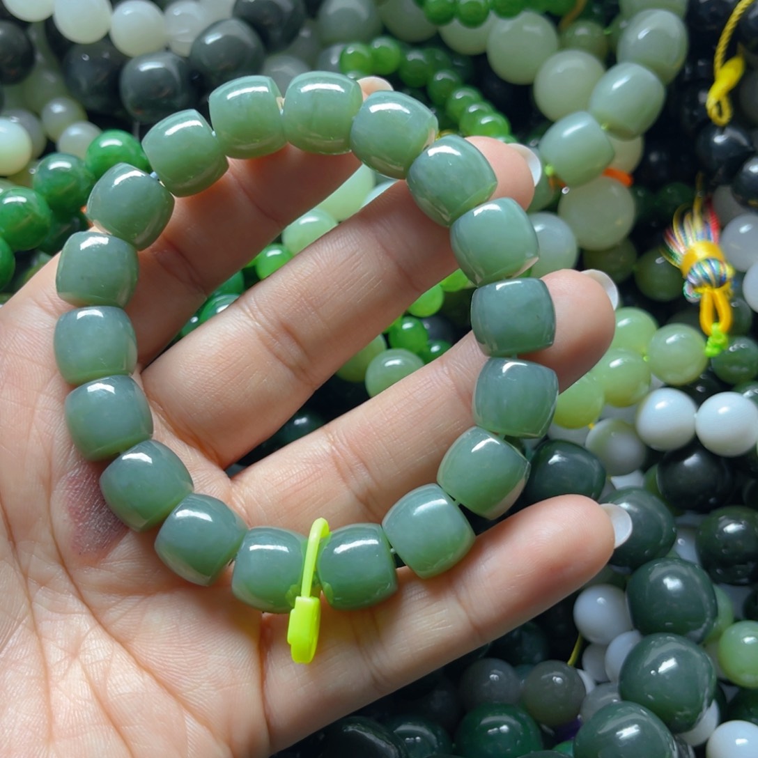 未镶嵌和田玉手链