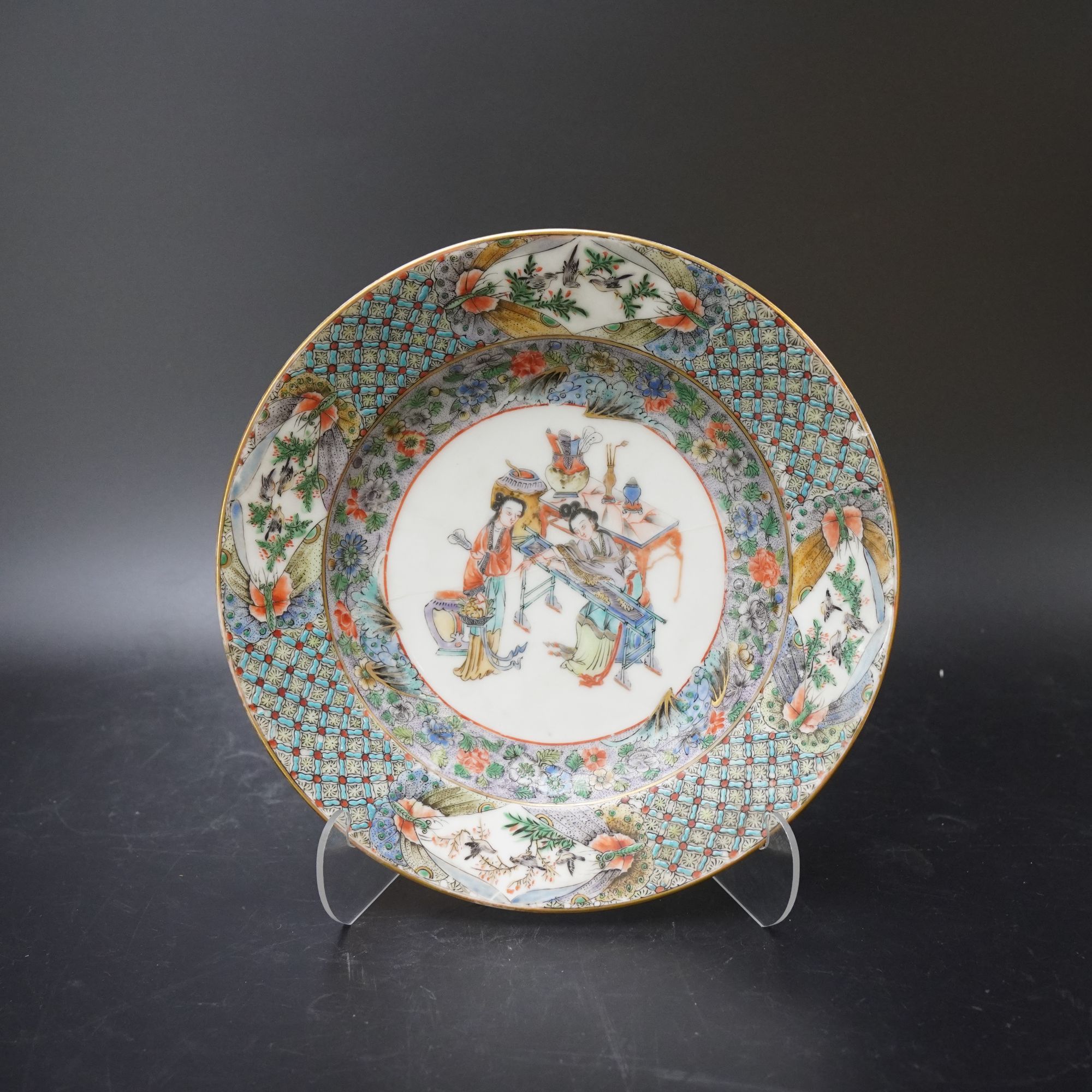 Lot.25071640清咸丰广彩开窗人物花鸟纹赏盘 口径约22.2cm