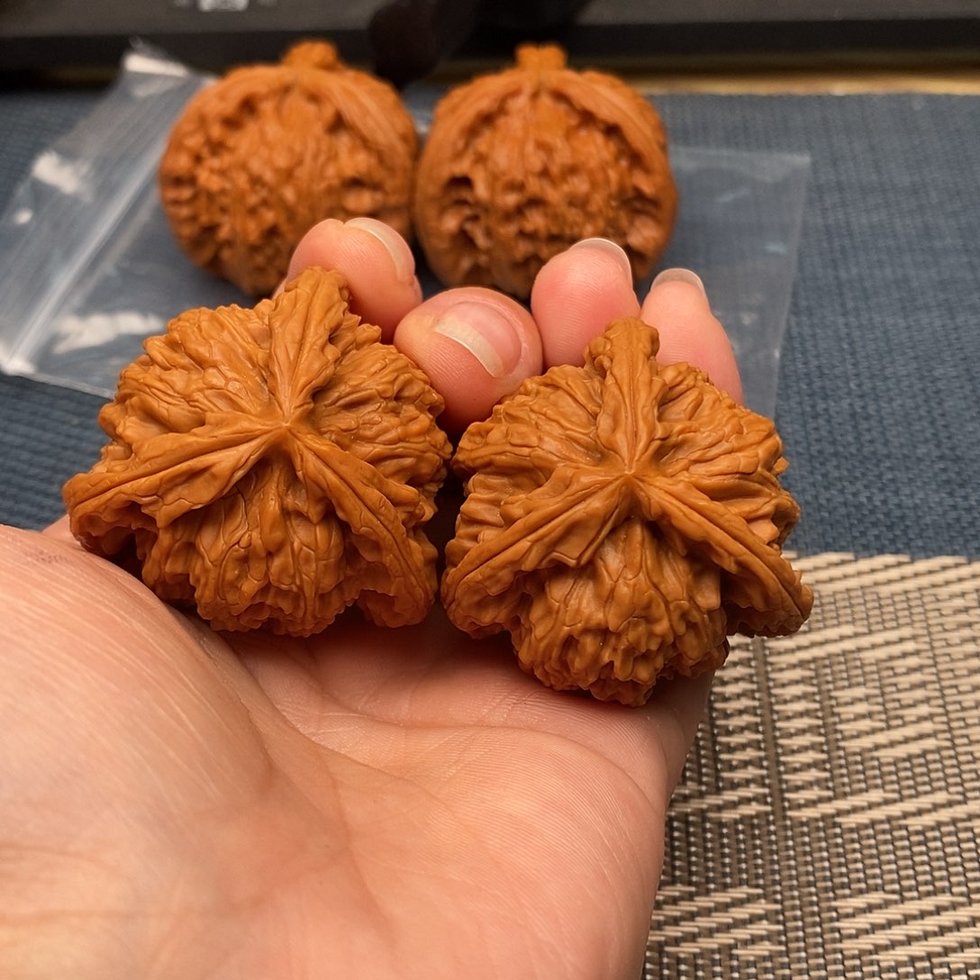 落***殇吊坠文玩核桃三棱