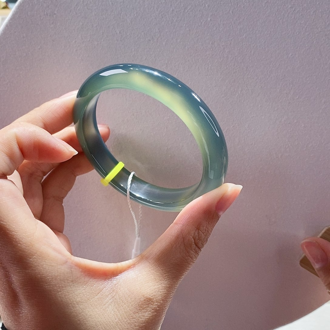 玛瑙/玉髓手镯未镶嵌57.0