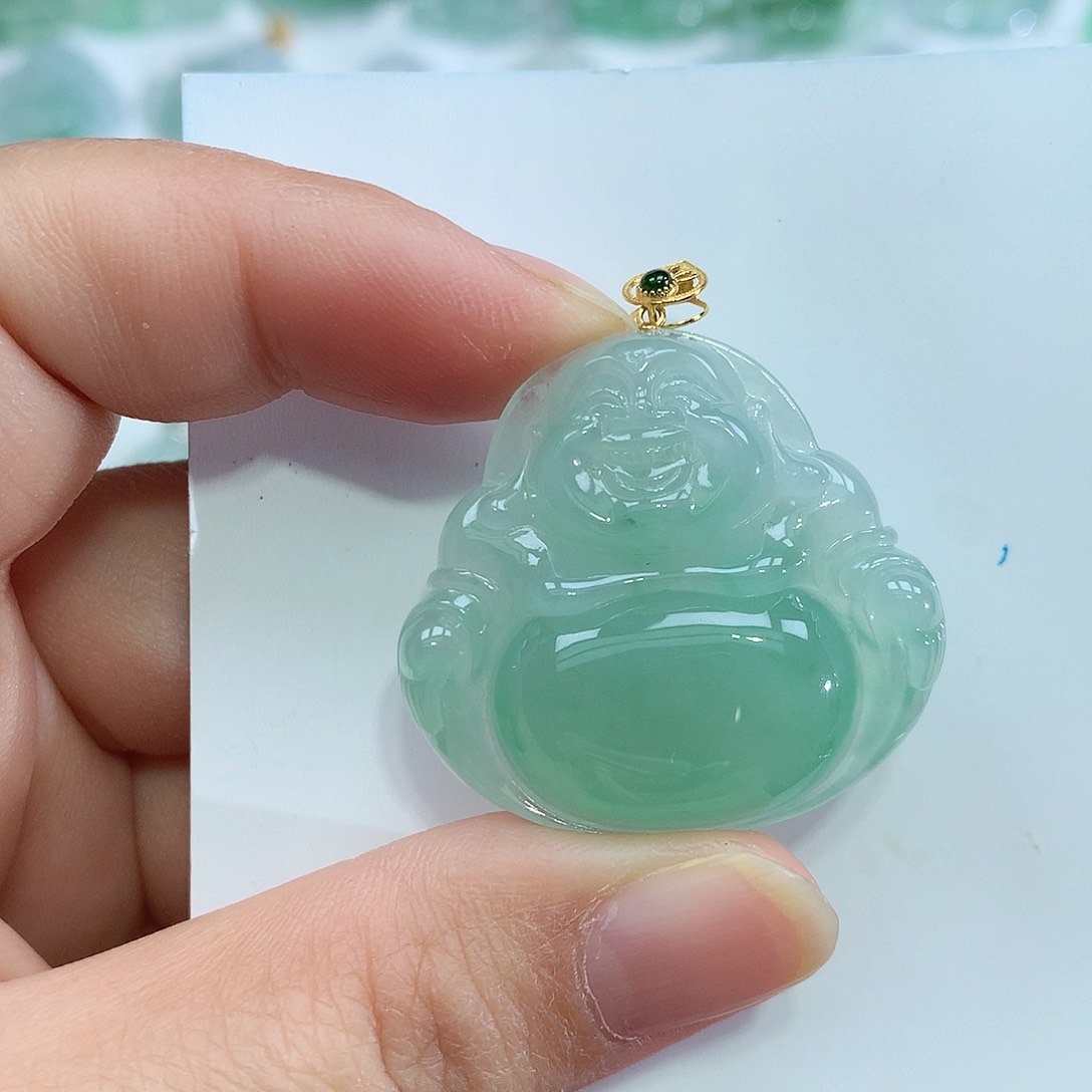 翡翠颈饰18K金镶嵌佛