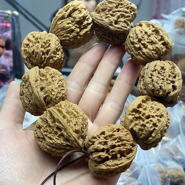 把件文玩核桃37南疆石手持黄